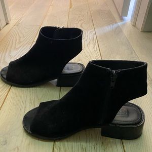 Suede black open toe mules